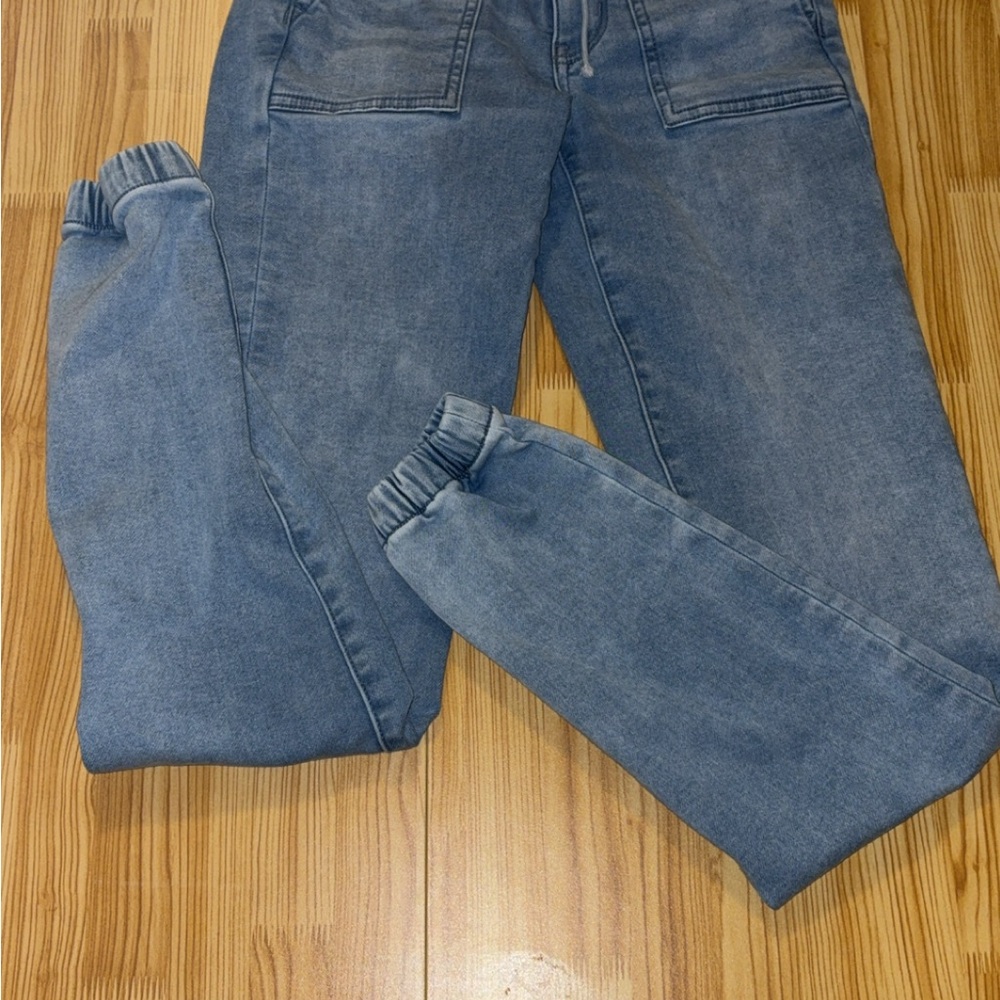 Women's American Eagle jeans